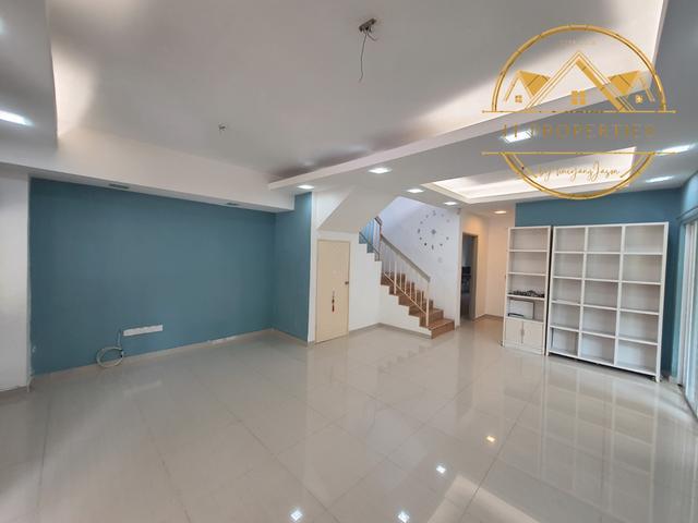 ENDLOT WITH 10ft LAND FACING OPEN RENOVATED Landed Teres Puncak Jalil