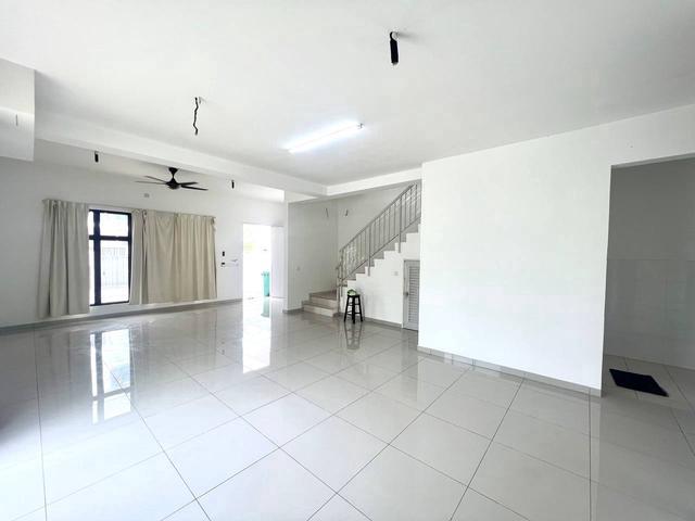 Endlot with 15ft Land 37x75 Double Storey House Sale Semenyih Ecohill