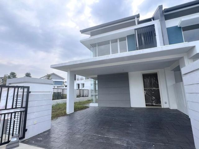 Endlot with Land 10ft Garland 2 Kota Emerald West Jaya Groceer