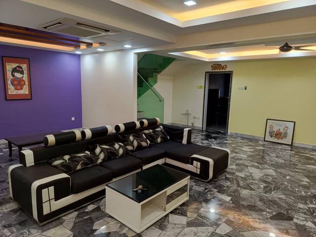 Endlot Taman Ujung Pasir Double Storey Terrace House For Rent