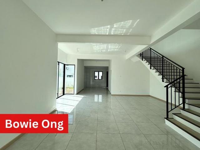EndlotBukit Banyan Aspera Double Storey Terrace For SALE