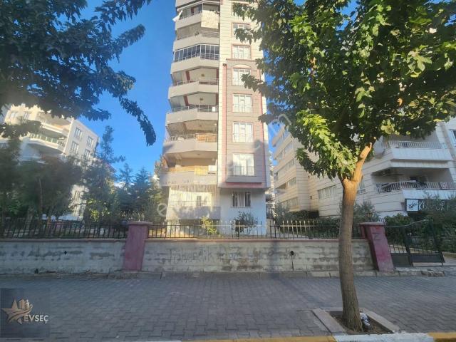 Şenevler Mah. 2+1, Kapalı Mutfaklı, Kiralık Daire