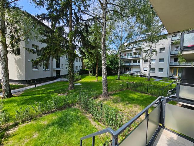 Energetisch sanierte Wohnung mit Balkon in Lichterfelde West!