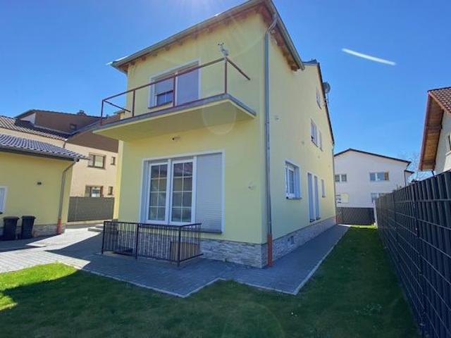 Energetisch saniertes Mehrfamilienhaus Garten, Garage, Terrasse, ruhige Lage Heizung von 2018