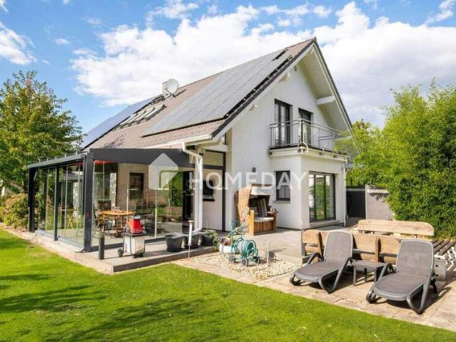 Energieeffizientes Einfamilienhaus mit vollem Komfort, großem Garten und viel Platz für die Familie