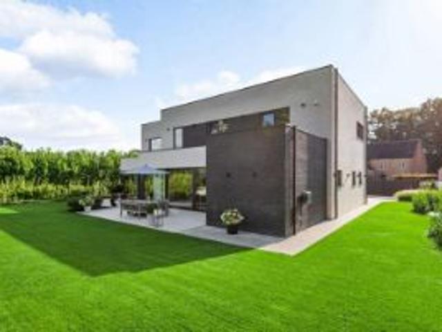 ENERGIENEUTRALE VILLA MET APARTE PRAKTIJK of WOONRUIMTE
