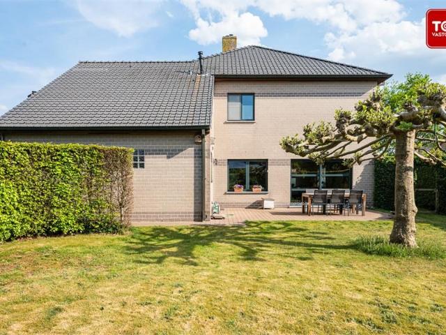 Energiezuinige villa met 4 slaapkamers, ruime tuin in een doodlopende straat