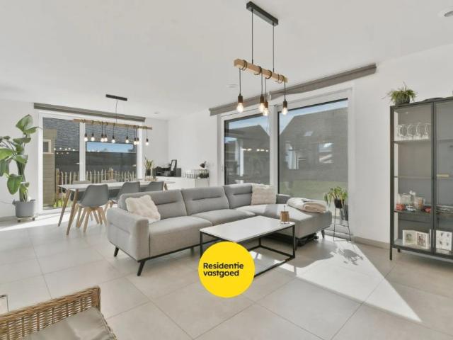 Energiezuinige halfopen woning met 3 slaapkamers te huur in Westkerke!