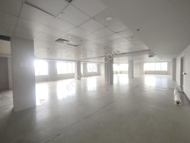 Enes Malik Toraman'dan 1000 M2 Prestijli Kiralık Plaza Katları