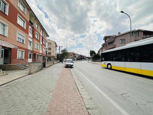 Enes Acur'dan Dumlupınar Mahallesi Cadde Üzeri Arakat Satılık