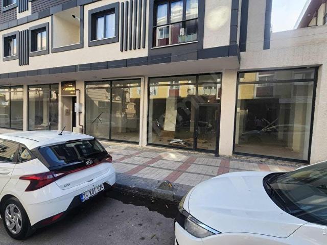 ENES YETERDEN MEYDANDA 350 m2 KİRALIK GİRİŞ DÜKKAN MAĞAZA KDV Li