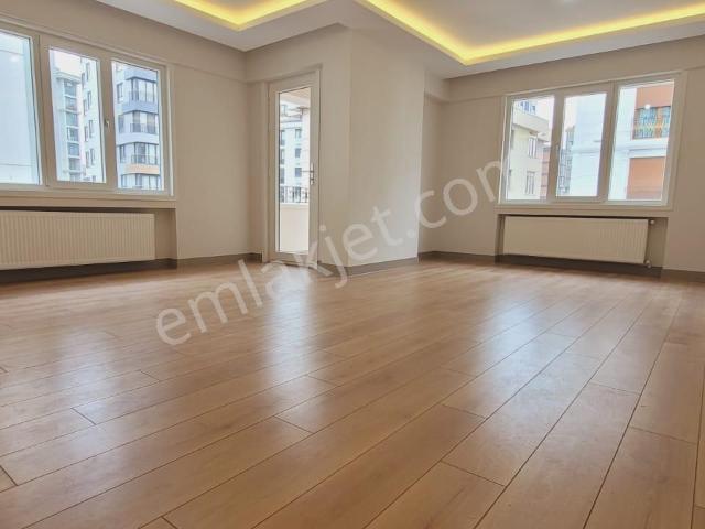 Şenesenevlerde İçi Tamamen Yenilenmiş Net 115m2 3+1