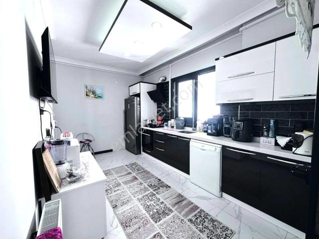enfes Evler Melodi'den Pazar Pazarı Civarında Denize 400mt Ayrı Mutfaklı Arakat 2+1 Daire