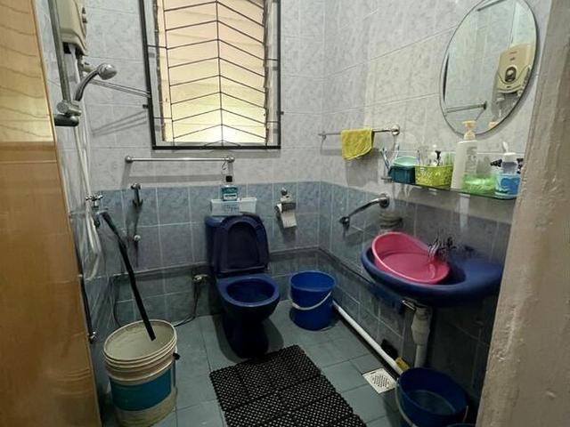 Eng Kong Crescent D21, Terrace