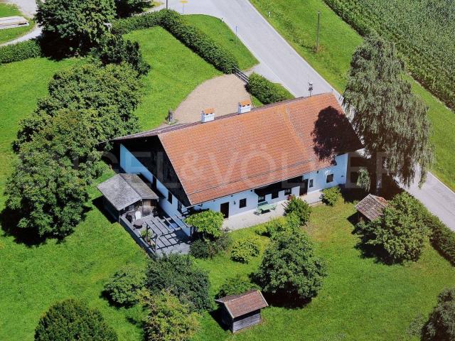 ENGEL & VÖLKERS Bauernhaus Romantik: Ländlicher Charme in den Voralpen