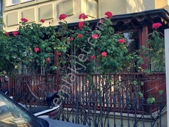 Çengelköy Ata2'de Villanın Bahçe Katı