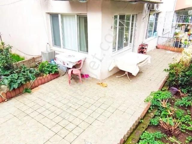 Çengelköy Merkezde 2+1 Bahçe Kullanımlı Satılık Daire