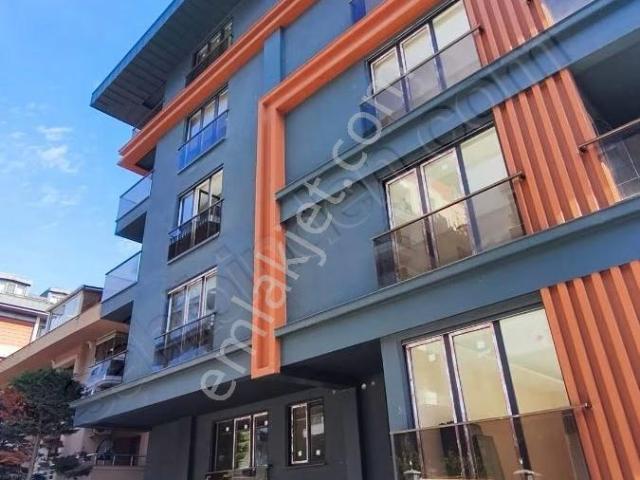 Çengelköy Nazeninin Yanı Köşe Bina 2+1 Nezih
