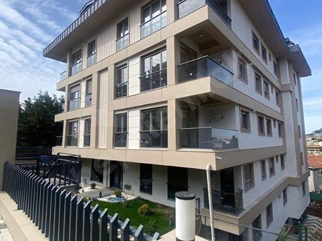 ÇENGELKÖY SIRTLARINDA MUHTEŞEM KONUMDA Çengelköy Sırtlarında Huzurlu Yaşam Sunan Dublex