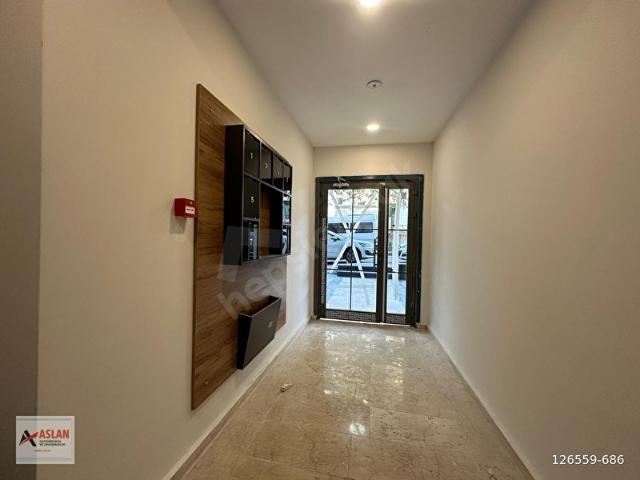 ÇENGELKÖYDE MÜKEMMEL KONUMDA ANACADEYE 1 DK 2+1 ARAKAT DAİRE