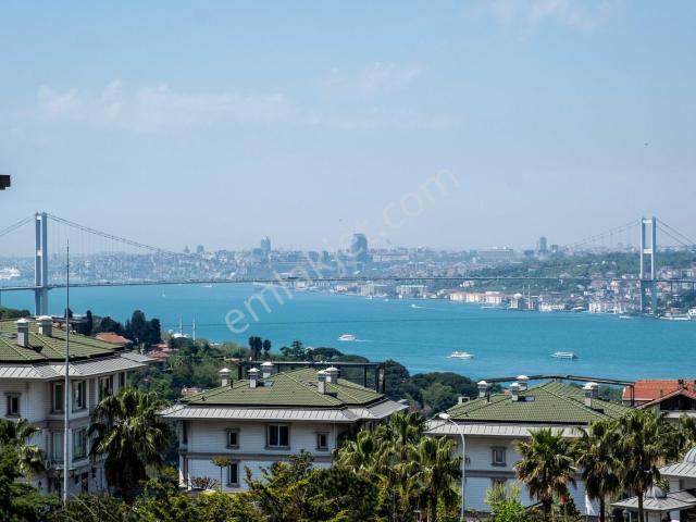 Çengelköy'de Boğaz Manzaralı Site İçinde Müstakil Bahçeli Villa