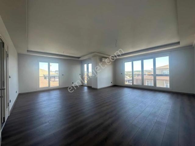 Çengelköyün En İyi Konumunda Lüx 5+2 Dublex Daire
