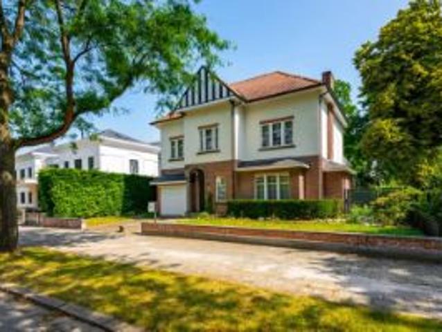 Engelse cottage villa aan Park den Brandt