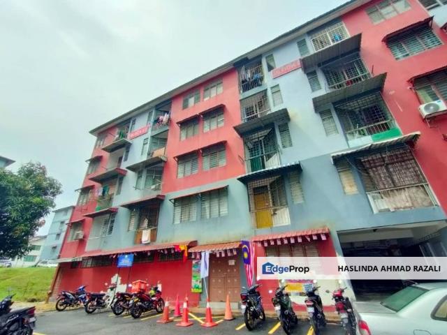 Enggang Apartment