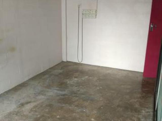 Enggang Apartment Low Cost Low Floor 2room 1bath