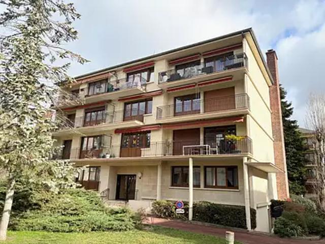 Enghien les Bains 95880 Achat / Vente appartement 3 pièces t3 au dernier étage cave