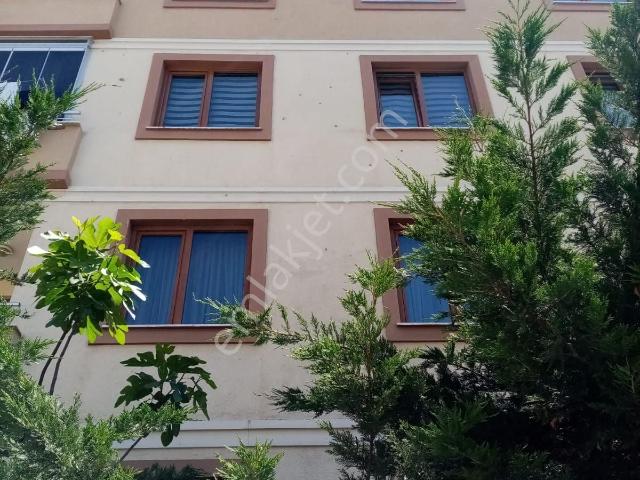 Engin Emlak'tan Kiralık Çakmak Çamlık İkbal Caddesi Yeni Bahçeli.2+1