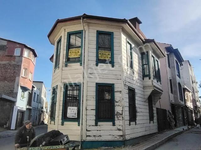 Engin Erdem Den 200m² Tarihi Bina 3 Katlı, 2. Derece