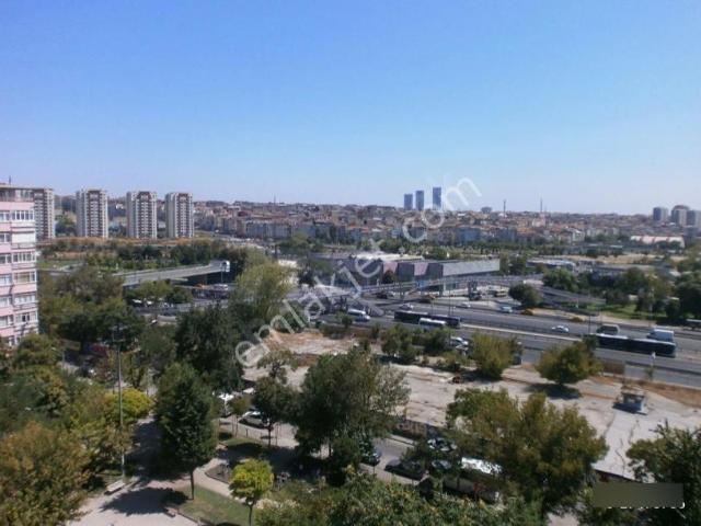 Engin Erdem Den 4+1 Teras Kat Asansörlü 300m2 Köşe