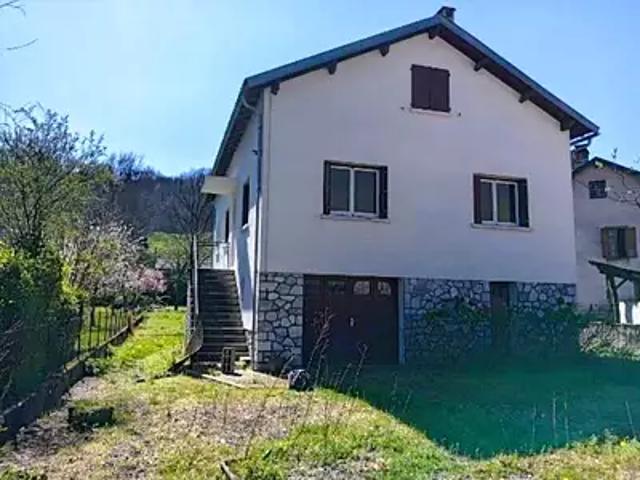 Engomer 09800 Achat / Vente maison 4 pièces t4 au dernier étage terrasse