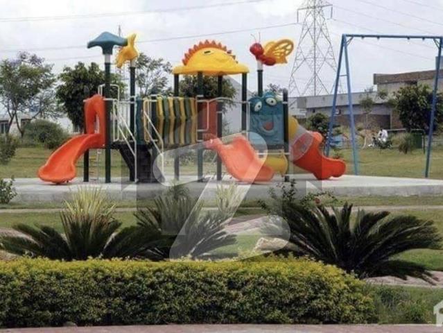 Enjoy 2 Kanal Living at the Price of 1 Kanal! Prime Location | Front & Back Open | 600 Sq. Yards Extra Land