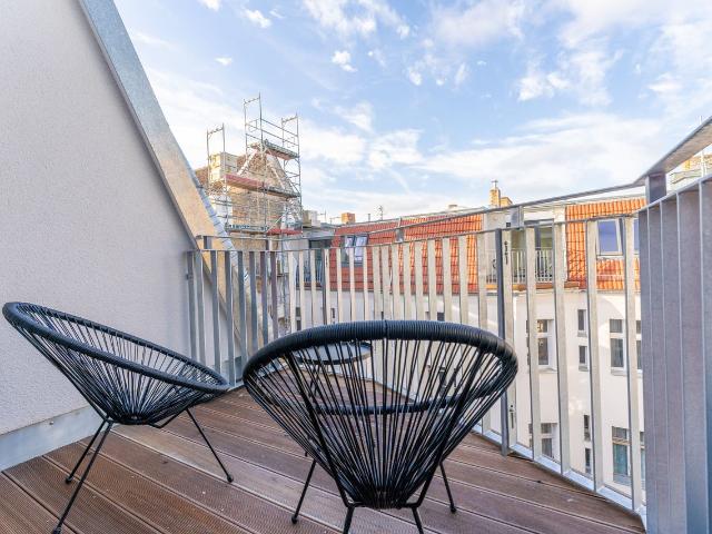 Enjoy epic feeling of living at the rooftop, Berlin Amsterdam Apartments for Rent