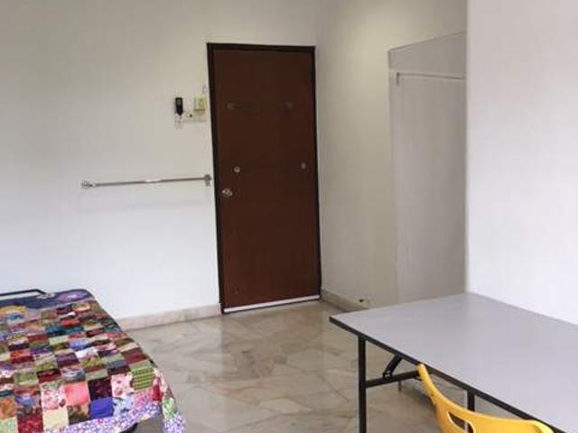 Enjoy Staying in this Middle Room in Taman Desa, near MidValley, KL Sentral, Bangsar South