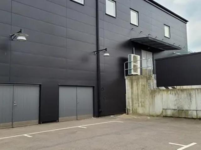 Enkel lokal med tillhörande lager