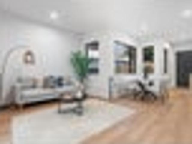 Steps from Sylvia Park No Body Corp Fees