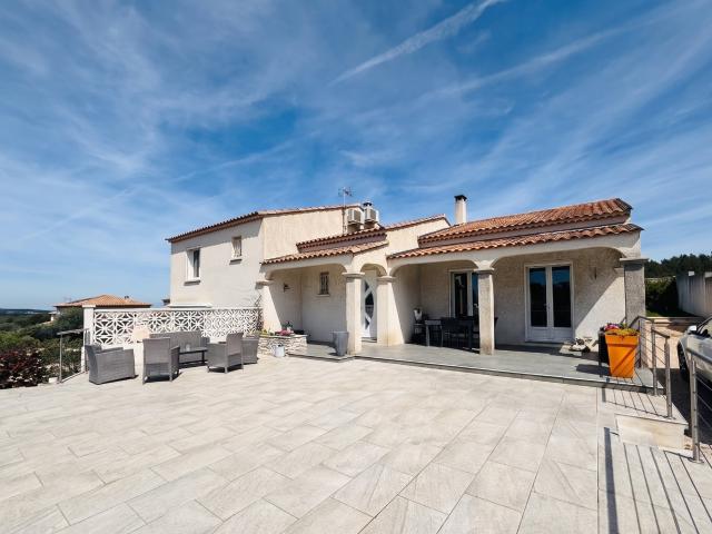 Ensuès la Redonne Villa avec piscine sur les hauteurs avec appartement indépendant