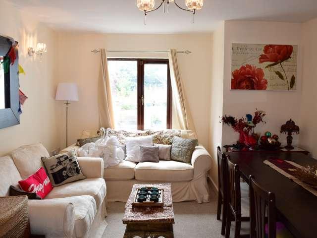 Ensuite room in 3 bedroom apartment in Ballinteer, Dublin