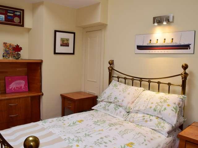 Ensuite room in 5 bedroom apartment in Churchtown, Dublin