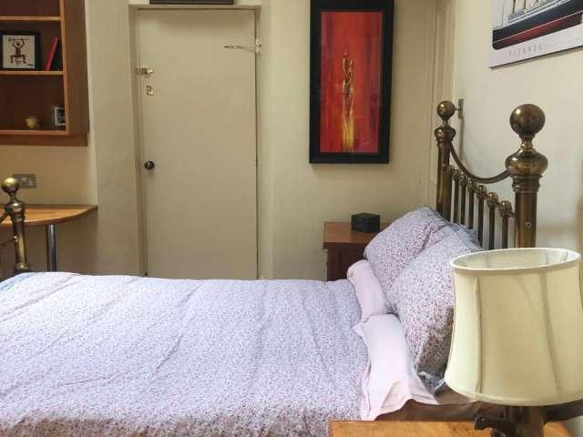 Ensuite room in 5 bedroom apartment in Churchtown, Dublin