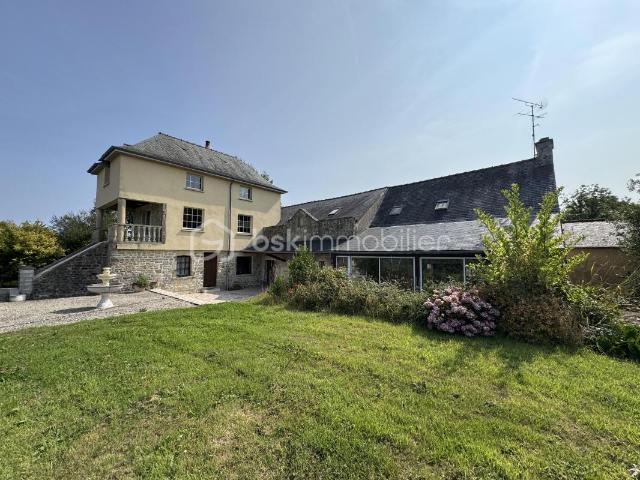 Ensemble 295m² habitables + 3 garages + piscine 60m² + salle de réception 95m² + espace sauna et hammam