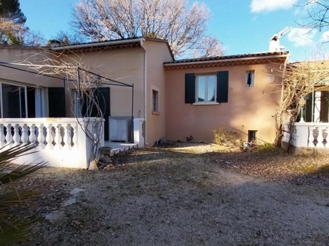 ENSEMBLE 2 MAISONS SUR TERRAIN 2010M² AVEC PISCINE 84240 LA TOUR D'AIGUES