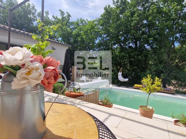 Ensemble 2 villas + dépendance