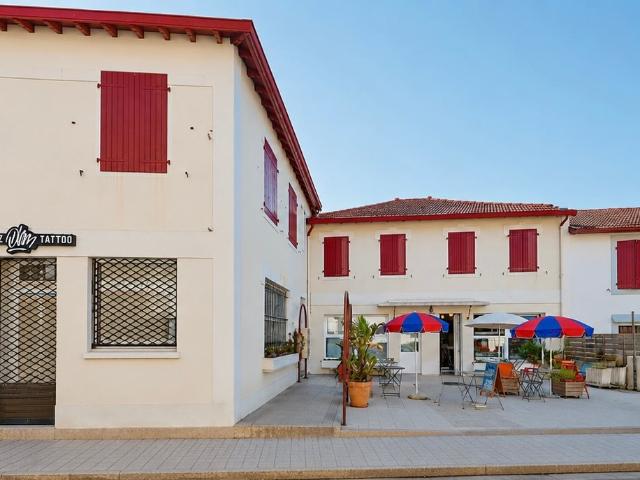 Ensemble De 200m2 De Murs Commerciaux Lous 198m² Biarritz