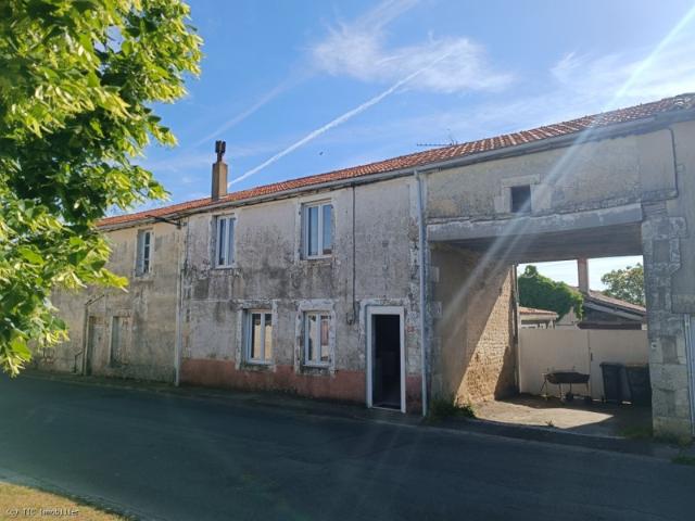 Ensemble de 2 Maisons avec Jardin et Dépendances