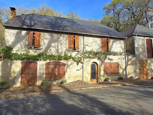 Ensemble de 2 habitations avec plusieurs dépendances