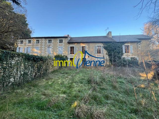 Ensemble de 3 maisons en pierre à Réhabiliter ! 20 min de poit